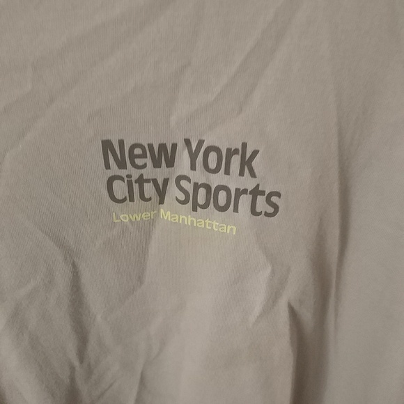 10/$10   H&M New York Sports Tee 2XL - Picture 2 of 5